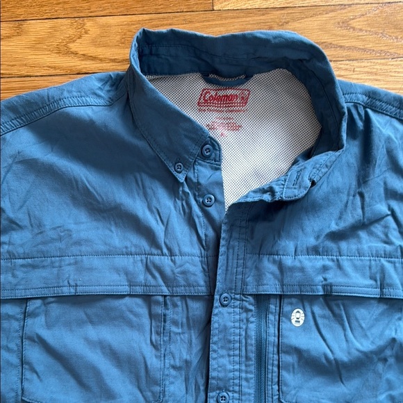 Coleman Men XL Blue Short Sleeve Button Down Shirt Camping Hiking Outdoors - Picture 2 of 5